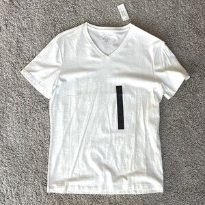 NWT Banana Republic White V Neck